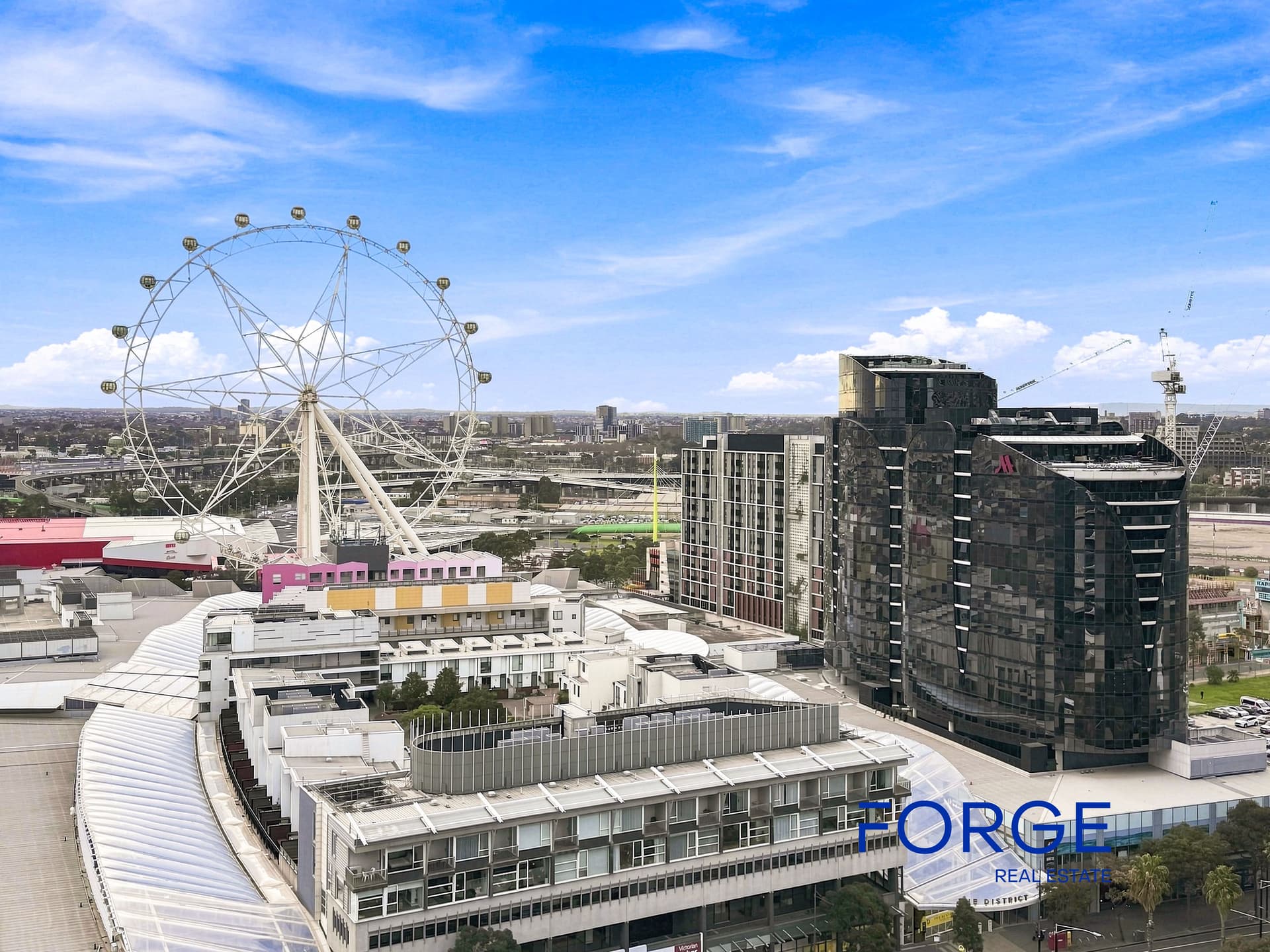 1810 / 8 Pearl River Road, DOCKLANDS
