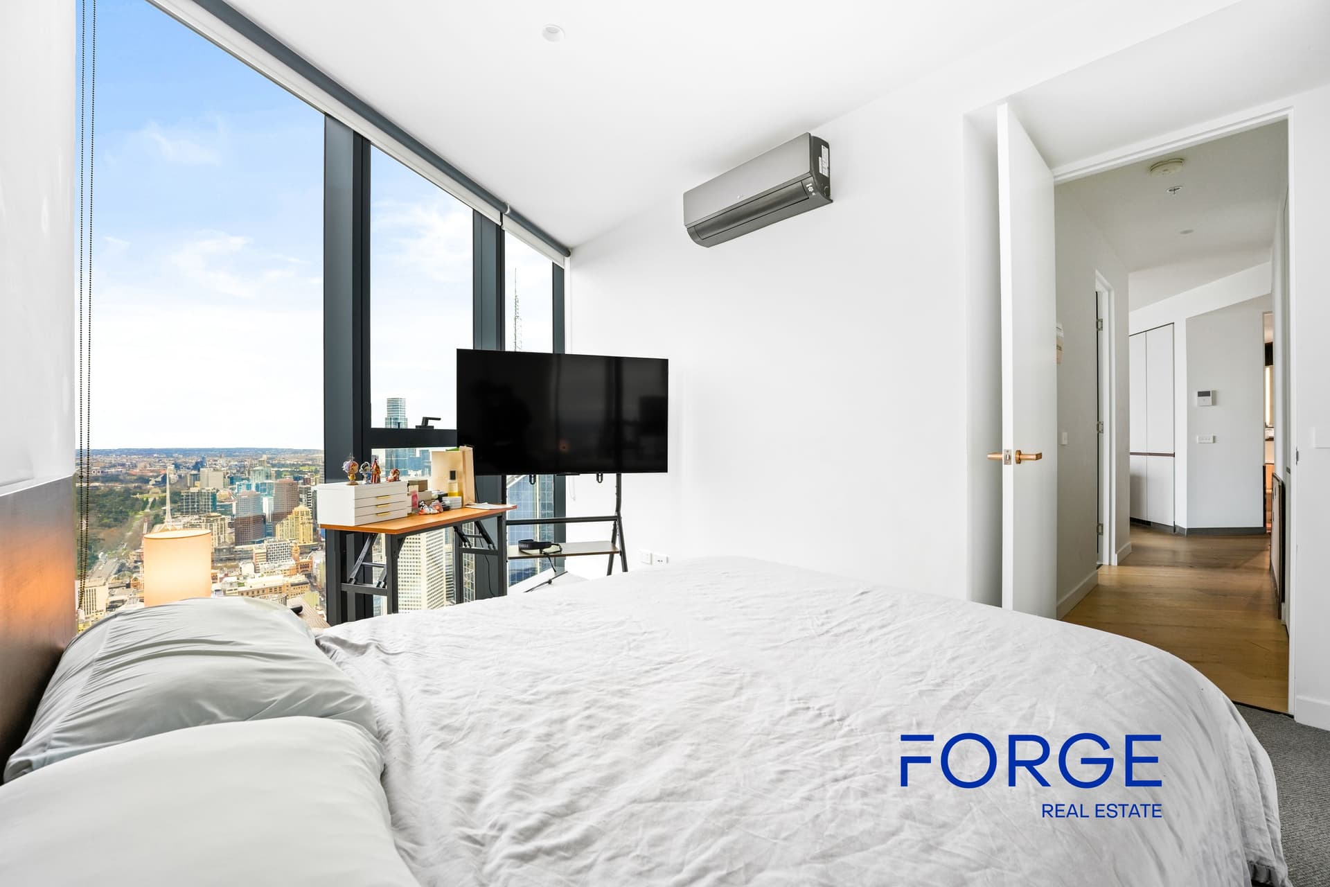 6408 / 228 La Trobe Street, MELBOURNE